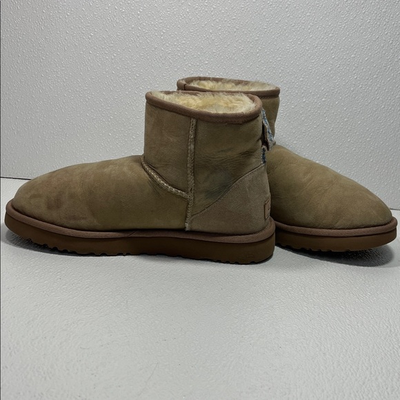 UGG Women’s 1100395 40:40:40 40th Anniversary Special Edition Boots Size 10 - Picture 4 of 6